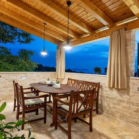 Vidikovac Levanda Luxury ロッジ